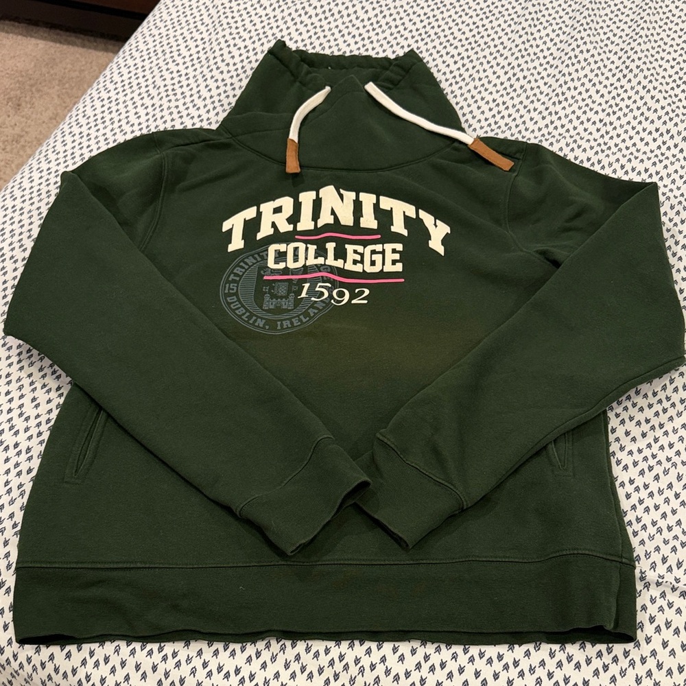 Trinity College Dublin sweatshirt XL but fits a medium vgc
